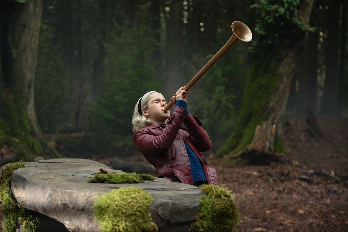 Kiernan Shipka, The Chilling Adventures of Sabrina Part 2 (2019) Photo Credit: Diyah Pera/Netflix/ The Hollywood Archive Los Angeles CA PUBLICATIONxINxGERxSUIxAUTxONLY Copyright: xDiyahxPera/Netflixx ...