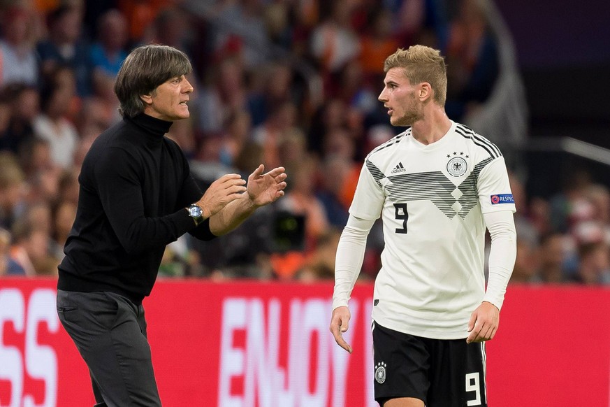 Amsterdam, Niederlander, 13.10.2018, UEFA Nations League, Gruppe A1 - 3. Runde, Niederlande - Deutschland, Trainer Joachim Loew (GER) und Timo Werner (GER) ( DeFodi001 *** Amsterdam Netherlands 13 10  ...