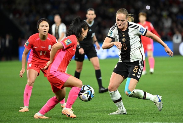 WWC23 KOREA GERMANY, Sydney Lohmann right of Germany in action during the FIFA Women s World Cup 2023 soccer match between Korea and Germany at Brisbane Stadium in Brisbane, Thursday, August 3, 2023.  ...
