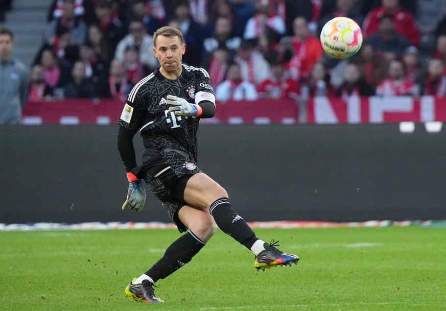 05.11.2022, Berlin: Fußball, Bundesliga, Hertha BSC - FC Bayern München, 13. Spieltag im Olympiastadion. Bayerns Torhüter Manuel Neuer in Aktion. Foto: Soeren Stache/dpa - WICHTIGER HINWEIS: Gemäß den ...