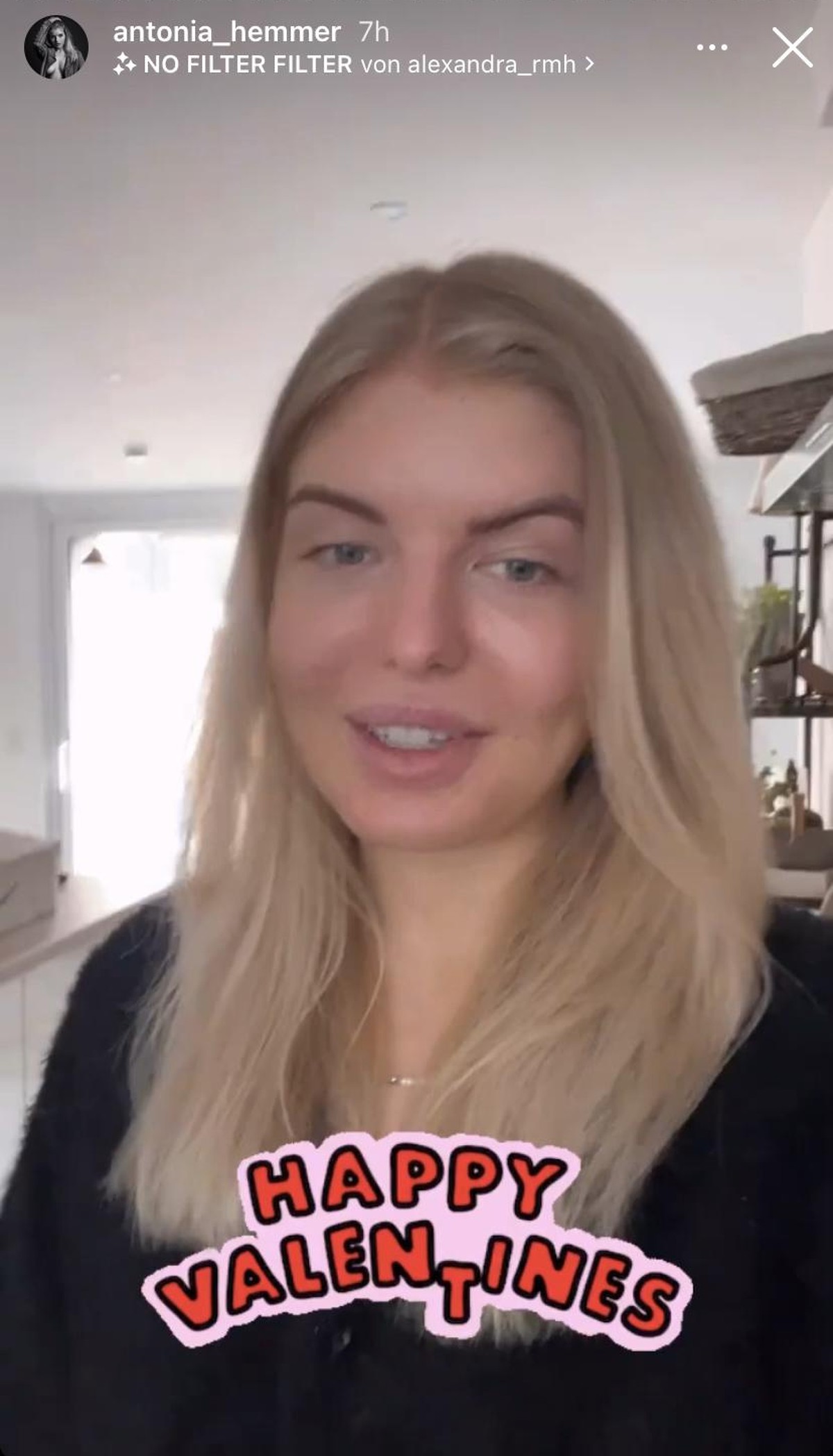 Antonia wünschte ihren Fans einen schönen Valentinstag.