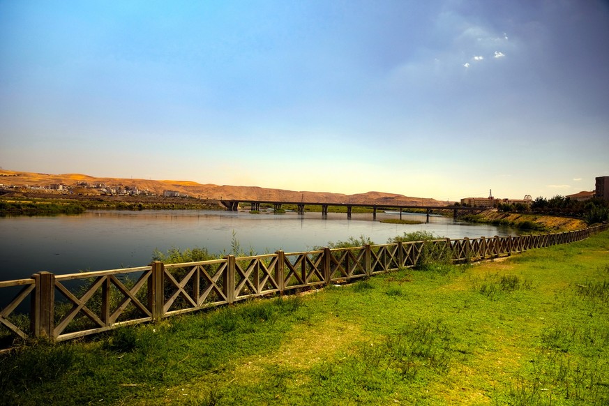 A view from the Tigris River in the ?Ae