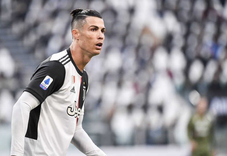 Photo Marco Alpozzi/LaPresse January 06, 2020 Turin, Italy soccer Juventus vs Cagliari - Italian Football Championship League A TIM 2019/2020 - Allianz Stadium In the pic: Cristiano Ronaldo Juventus F ...