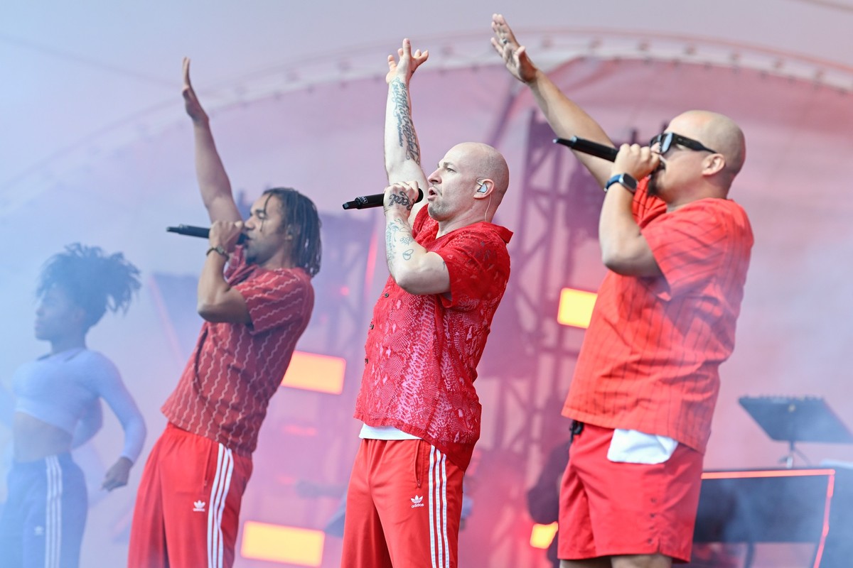 12.09.2024, Baden-Württemberg, Hockenheim: Die Musiker Johnny Strange (l-r), Mateo und Don Cali von der Band Culcha Candela treten beim Glücksgefühle-Festival auf dem Hockenheimring auf. Nach Angaben ...