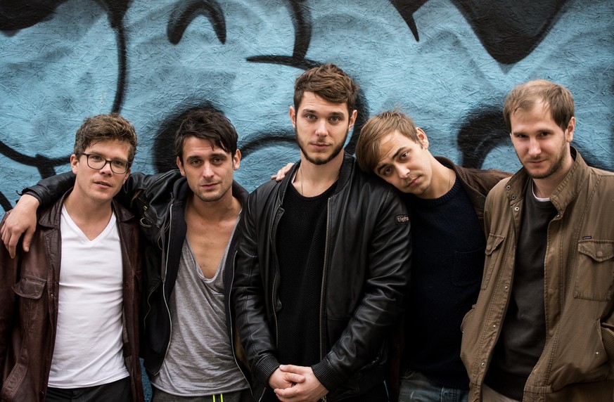 ARCHIV - 24.09.2015, Hamburg: Die Musiker Lukas Hasitschka (l-r), Manuel Christoph Poppe, Christian Hummer, Reinhold Weber und Michael Marco Fitzthum (K