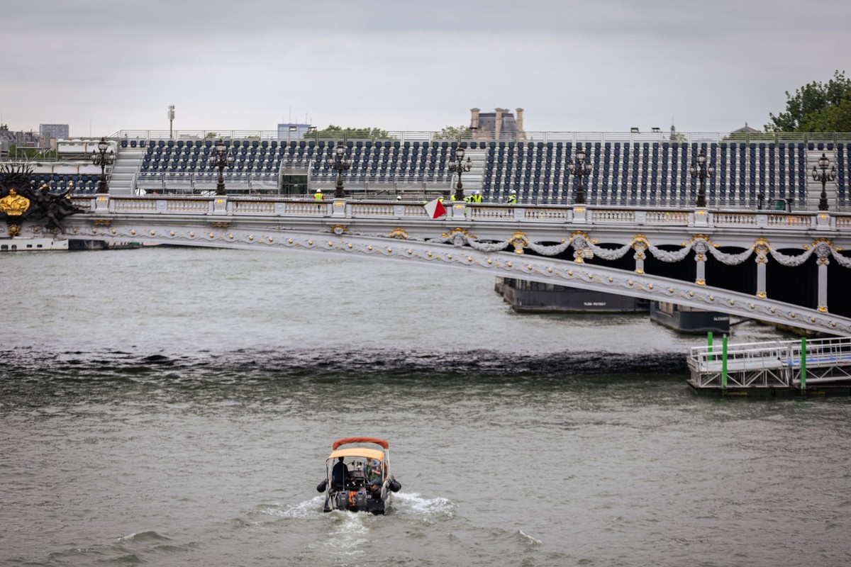 Construction Sites for the Olympic Games in Paris, France - 19 Jun 2024 View of the Alexandre III Bridge with the infrastructures for the Paris Olympic Games. With one month to go until the opening of ...