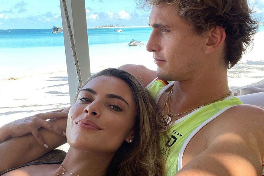 Sophia Thomalla und Alexander Zverev genießen  den Urlaub auf den Malediven.