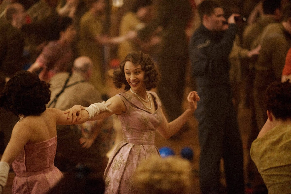 A ROYAL NIGHT OUT, Sarah Gadon, as Princess Elizabeth, 2015. ph: Nick Wall/ Atlas Distribution/Courtesy Everett Collection Courtesy Everett Collection ACHTUNG AUFNAHMEDATUM GESCH�TZT PUBLICATIONxINxGE ...