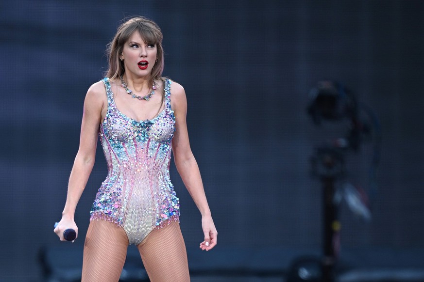 TAYLOR SWIFT MELBOURNE, American singer songwriter Taylor Swift performing during the first night of the The Eras Tour in Australia at the Melbourne Cricket Ground, Melbourne, Friday, February 16, 202 ...