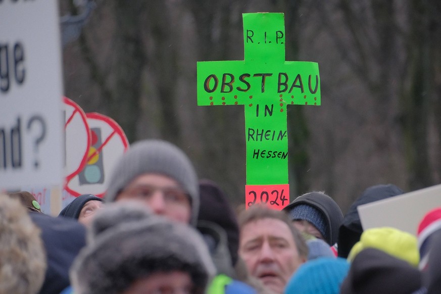 15.01.2023 xkhx Berlin, vor dem Brandenburger Tor, Demontration, Protest Bauern, Traktoren, Landwirte bei Gro