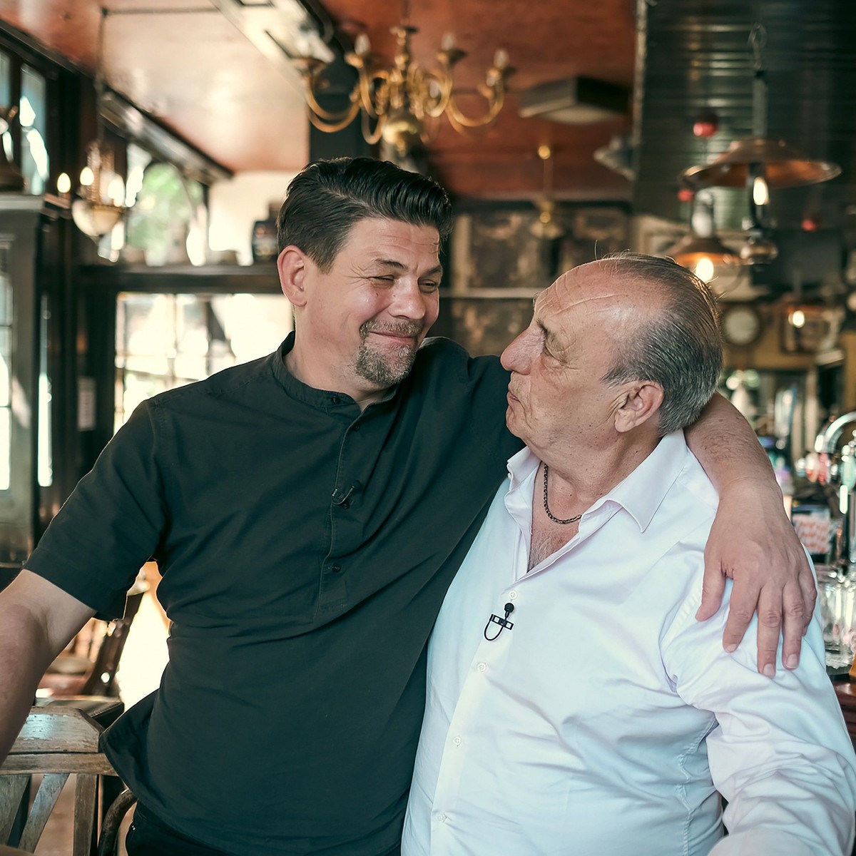 Tim Mälzer (l.) und Gennaro Contaldo in London.

Die Verwendung des sendungsbezogenen Materials ist nur mit dem Hinweis und Verlinkung auf RTL+ gestattet.