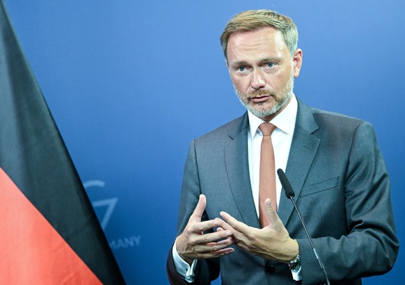 25.07.2022, Berlin: Christian Lindner (FDP) Bundesfinanzminister, spricht bei einer Pressekonferenz �ber europ�ische Finanzpolitik. Foto: Britta Pedersen/dpa +++ dpa-Bildfunk +++