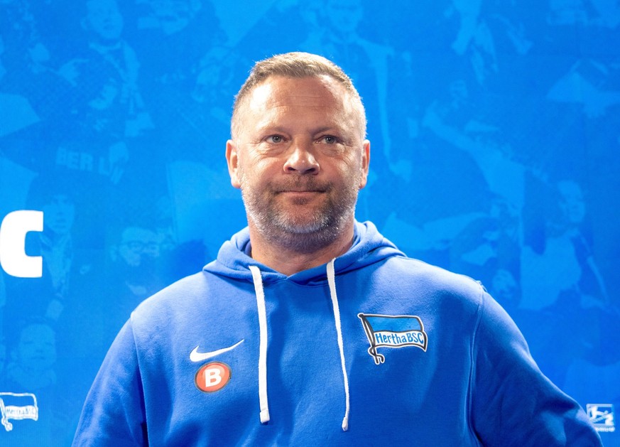 Fussball, Herren, Saison 2023/2024, 2. Bundesliga, Hertha BSC, Trainer Pal Dardai Hertha BSC, 03.04. 2024, *** Soccer, Men, Season 2023 2024, 2 Bundesliga, Hertha BSC, Coach Pal Dardai Hertha BSC , 03 ...