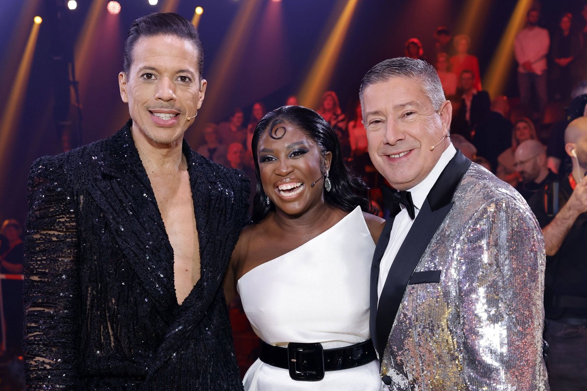 Choreograf Jorge Gonzalez, Tänzerin Motsi Mabuse und Tänzer Joachim Llambi im Finale der 16. Staffel der RTL-Tanzshow Let s Dance im MMC Coloneum. Köln, 19.05.2023 NRW Deutschland *** Choreographer Jo ...