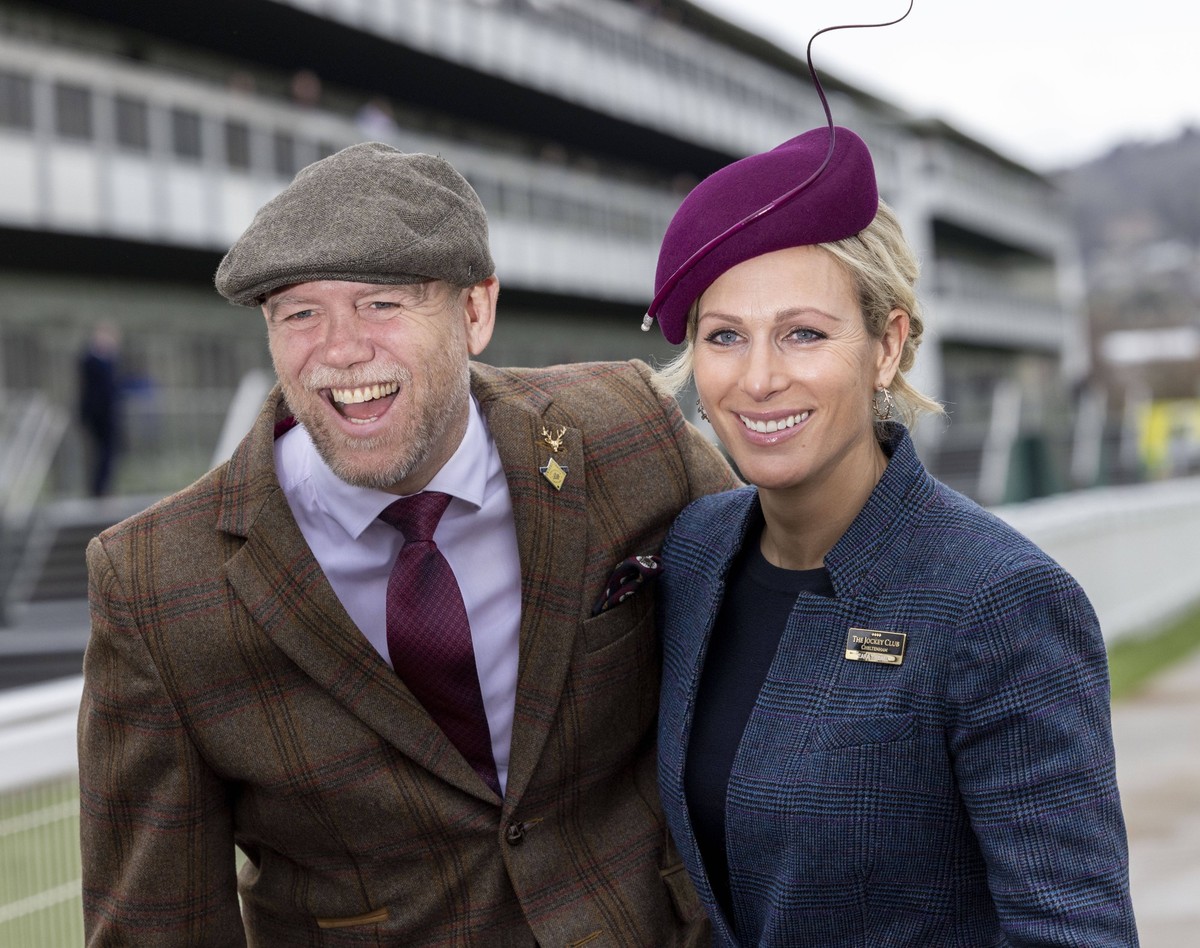 . 16/03/2023. Cheltenham , United Kingdom. Mike and Zara Tindall on day three of the Cheltenham Festival, United Kingdom. PUBLICATIONxINxGERxSUIxAUTxHUNxONLY xStephenxLockx/xi-Imagesx IIM-24242-0156