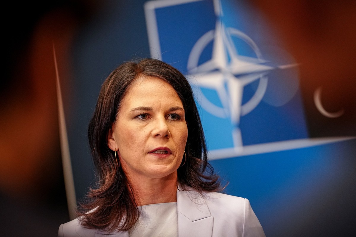 ARCHIV - 11.07.2024, USA, Washington: Außenministerin Annalena Baerbock (Bündnis 90/Die Grünen) gibt beim Nato-Gipfel ein Pressestatement. (zu dpa: «Baerbock wirbt für verstärkte Abschreckung gegen Ru ...