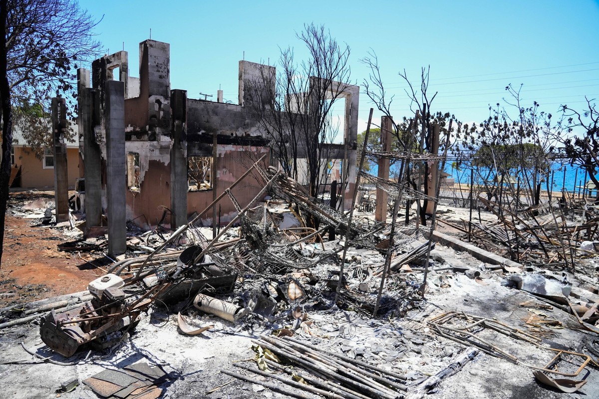 News: Maui Hawaii Fire Aftermath Aug. 12, 2023 Lahaina, Hawaii, USA The charred remains of a garden shed behind Archie Kalepa�s home. The wildfire on Aug. 8, came within feet of his home. Kalepa has s ...
