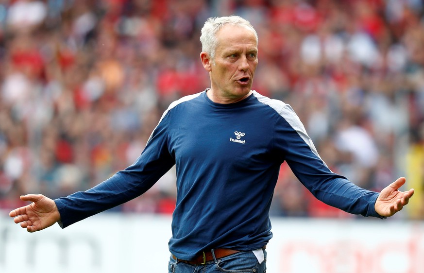 Soccer Football - Bundesliga - SC Freiburg v Borussia Dortmund - Schwarzwald-Stadion, Freiburg, Germany - April 21, 2019 SC Freiburg coach Christian Streich during the match REUTERS/Kai Pfaffenbach DF ...