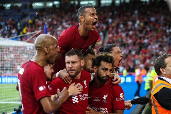 Community Shield 2022 30 July 2022, Leicester - FA Community Shield - Manchester City v Liverpool - Liverpool celebrate their 2nd gaol scored by Mohamed Salah of Liverpool from the penalty spot - Phot ...
