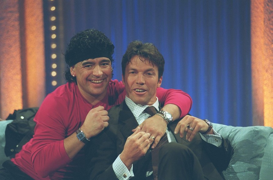 Im Januar 2001 saßen Diego Maradona (l.) und Lothar Matthäus bei Thomas Gottschalk auf dem "Wetten, dass..?"-Sofa.