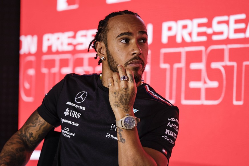 HAMILTON Lewis gbr, Mercedes AMG F1 Team W14, portrait during the Formula 1 Aramco pre-season testing 2023 of the 2023 FIA Formula One World Championship, WM, Weltmeisterschaft from February 23 to 25, ...