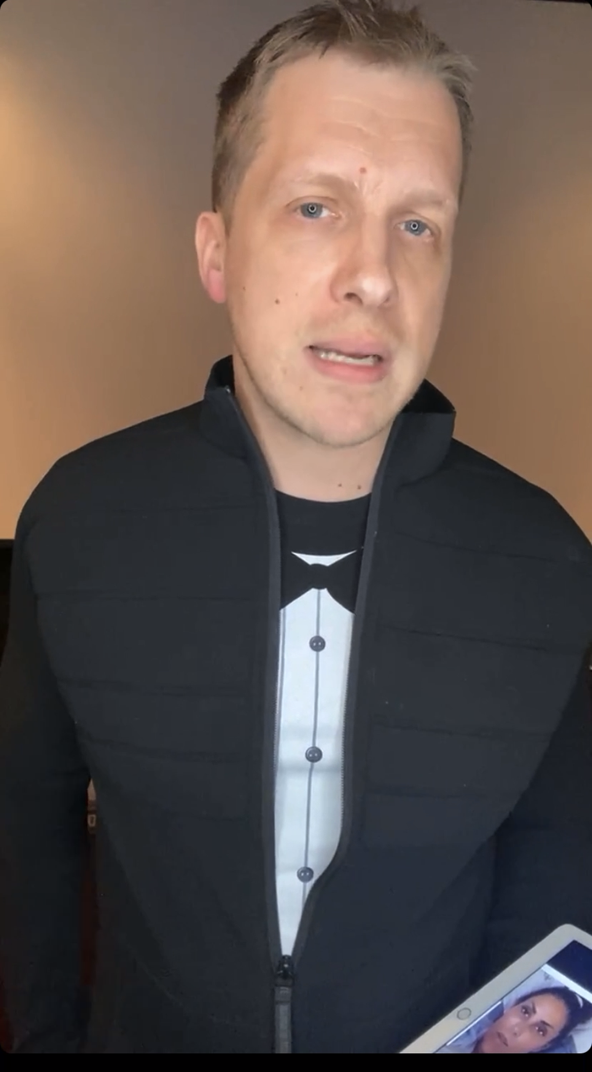 Oliver Pocher macht in der Bildschirmkontrolle seinen Standpunkt noch mal klar.