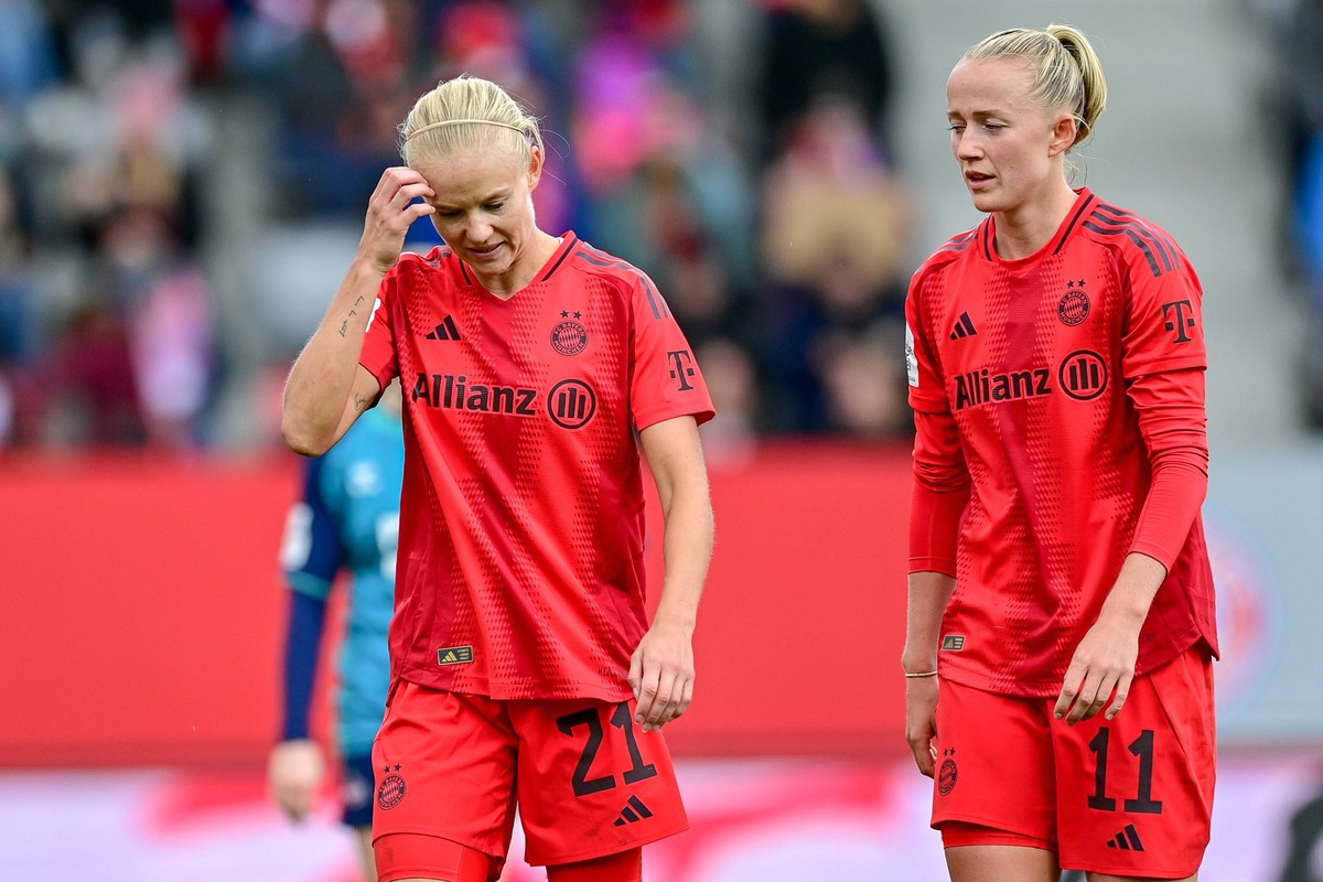 v.li.: Pernille Harder FC Bayern M