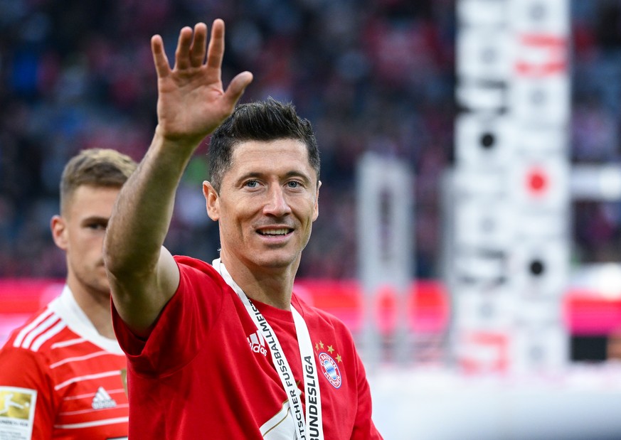 Robert Lewandowski könnte möglicherweise schon diesen Sommer den FC Bayern München verlassen. 