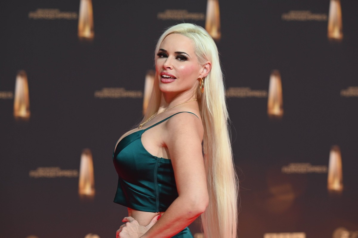 Darstellerin Daniela Katzenberger kommt zur Gala und Verleihung des Deutschen Fernsehpreis in K�ln. *** Actress Daniela Katzenberger attends the German Television Award gala and ceremony in Cologne