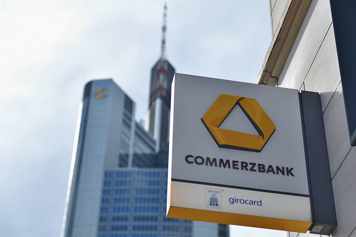 16.3.2024 Commerzbank Symbol Commerzbank Frankfurt am Main Ro