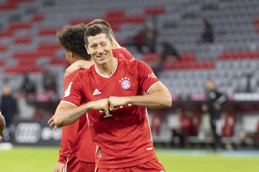 FC Bayern Muenchen vs. Schalke 04, Bundesligaauftakt Saison 2020/2021, Corona Pandemie, Geisterspiel ohne Zuschauer. 18.09.2020 Im Bild: Robert Lewandowski *** FC Bayern Muenchen vs Schalke 04, Bundes ...