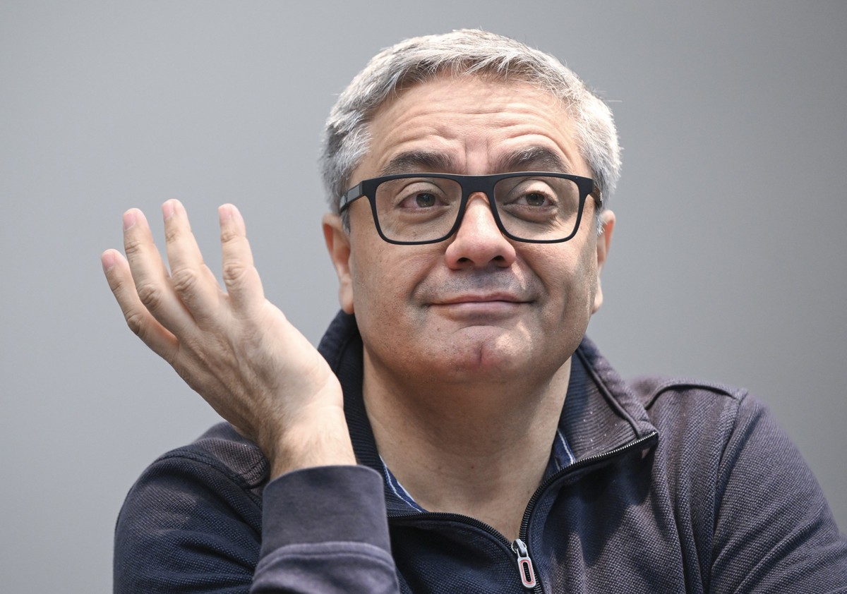 ARCHIV - 06.11.2024, Berlin: Der iranische Filmemacher Mohammad Rasoulof bei einem Interview mit der dpa. (zu dpa: «Deutsche Hoffnungen bei den Oscar-Nominierungen») Foto: Jens Kalaene/dpa +++ dpa-Bil ...