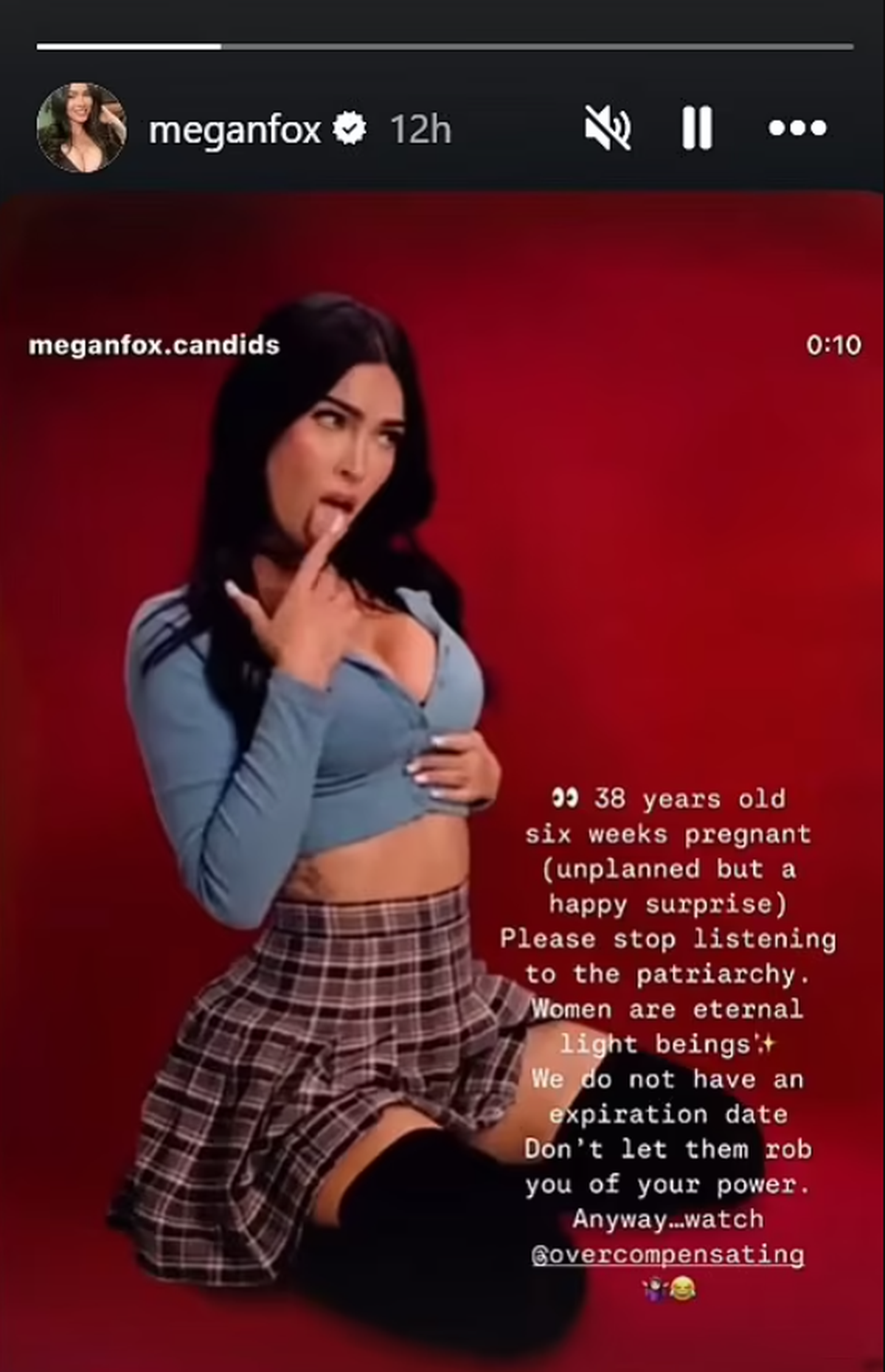 Megan Fox spricht über ihre vierte Schwangerschaft.