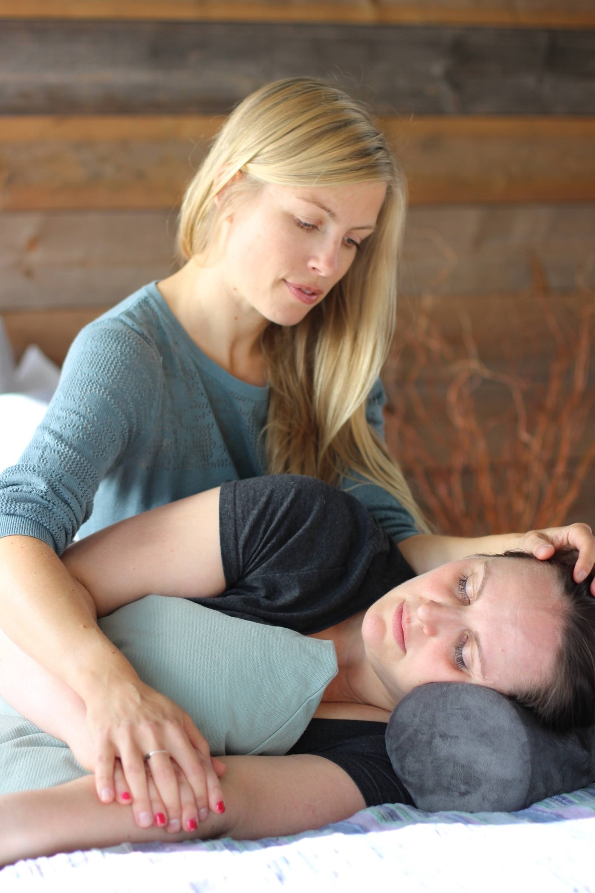Beim Kuscheln lernt man auch, seine Grenzen und Wünsche zu kommunizieren.