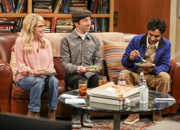 This photo provided by CBS shows Melissa Rauch, from left, Simon Helberg and Kunal Nayyar in a scene from &quot;The Big Bang Theory.&quot; As the time approaches to say goodbye to Sheldon, Amy, Leonar ...