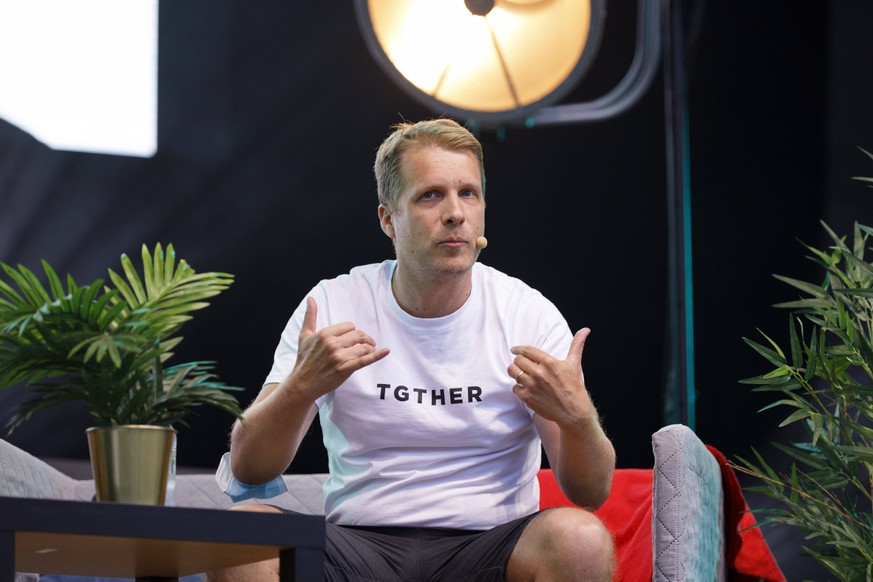 Oliver Pocher mit dem Programm Die Pochers hier live im Kulturgarten in der Bonner Rheinaue. Das Bonn Live Kulturgarten Open Air Festival 2020 ist Europas erstes Open Air Festival unter Corona-Auflage ...