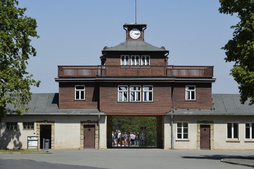 Das Lagertor der Gedenkstätte KZ Buchenwald. 