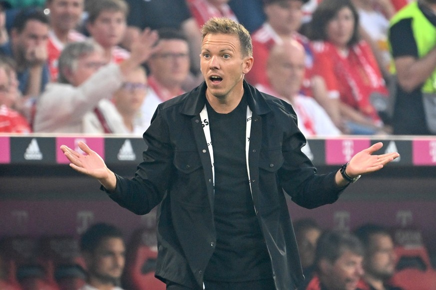 Trainer Julian NAGELSMANN Bayern Muenchen, ratlos,fassungslos,Gestik, Einzelbild,angeschnittenes Einzelmotiv,Halbfigur,halbe Figur. Fussball 1. Bundesliga Saison 2022/2023, 4.Spieltag, Spieltag04, FC  ...