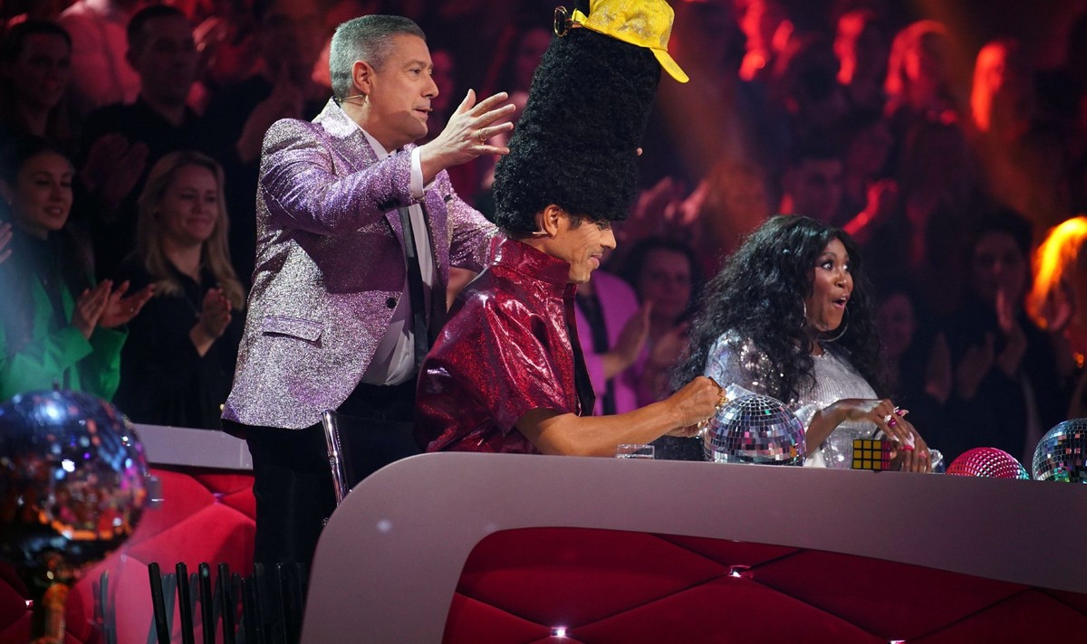 Die Jury mit Joachim Llambi (l.), Jorge González und Motsi Mabuse.
Die Verwendung des sendungsbezogenen Materials ist nur mit dem Hinweis und Verlinkung auf RTL+ gestattet.