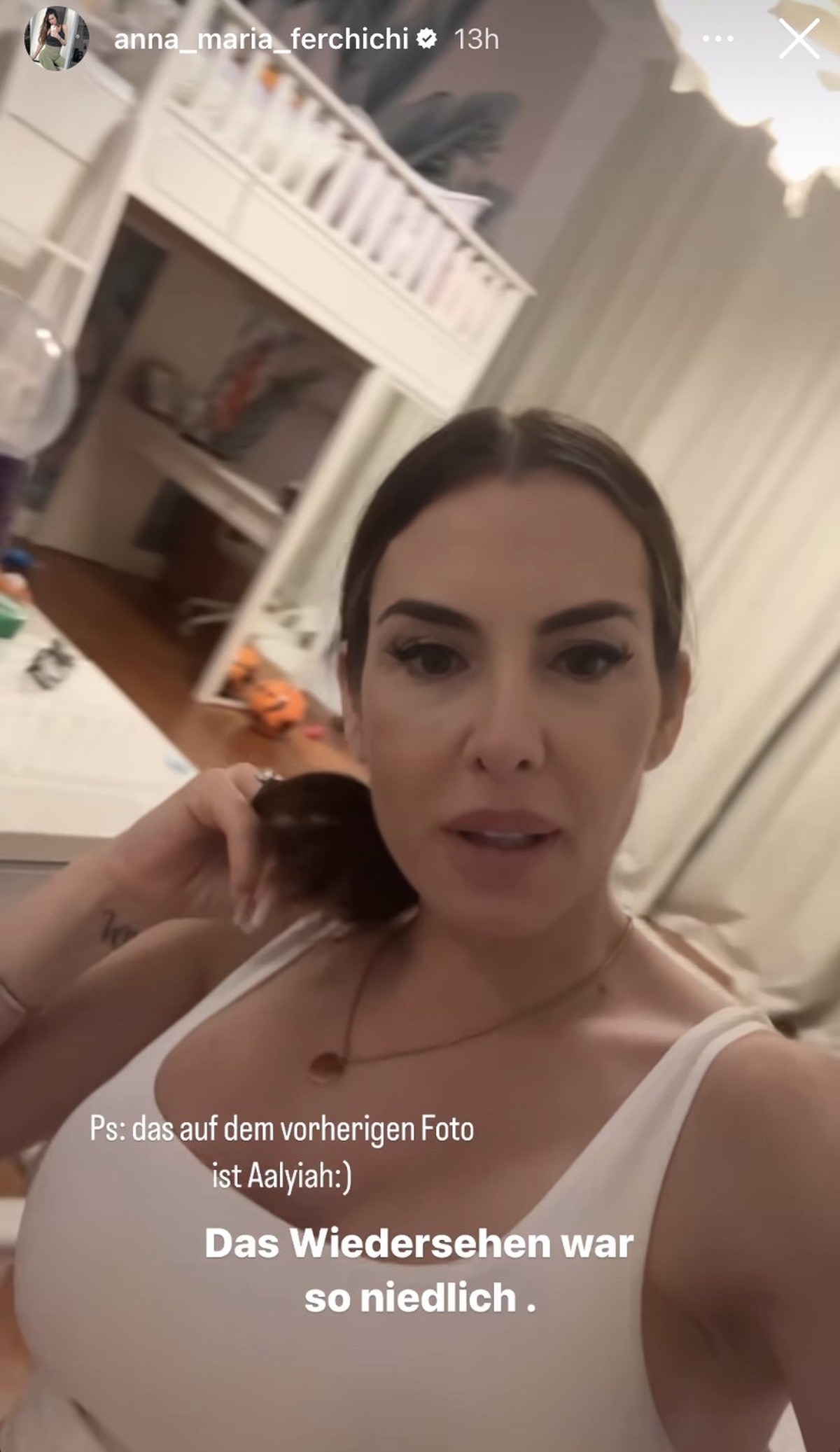 Die Kinder freuen sich besonders über das Wiedersehen.