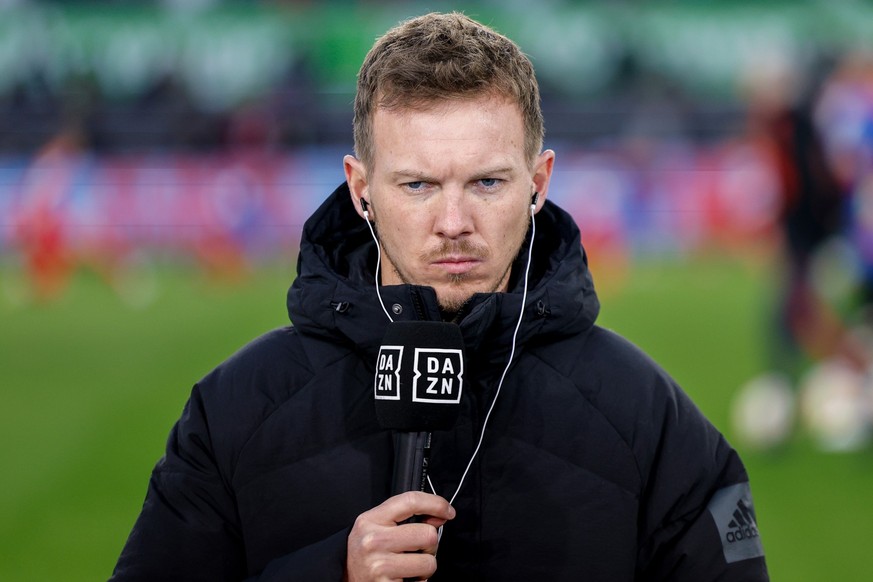 05.02.2023, Niedersachsen, Wolfsburg: Fußball: Bundesliga, VfL Wolfsburg - Bayern München, 19. Spieltag, Volkswagen Arena. Münchens Cheftrainer Julian Nagelsmann ist vor dem Spiel im Stadion. Foto: Ax ...