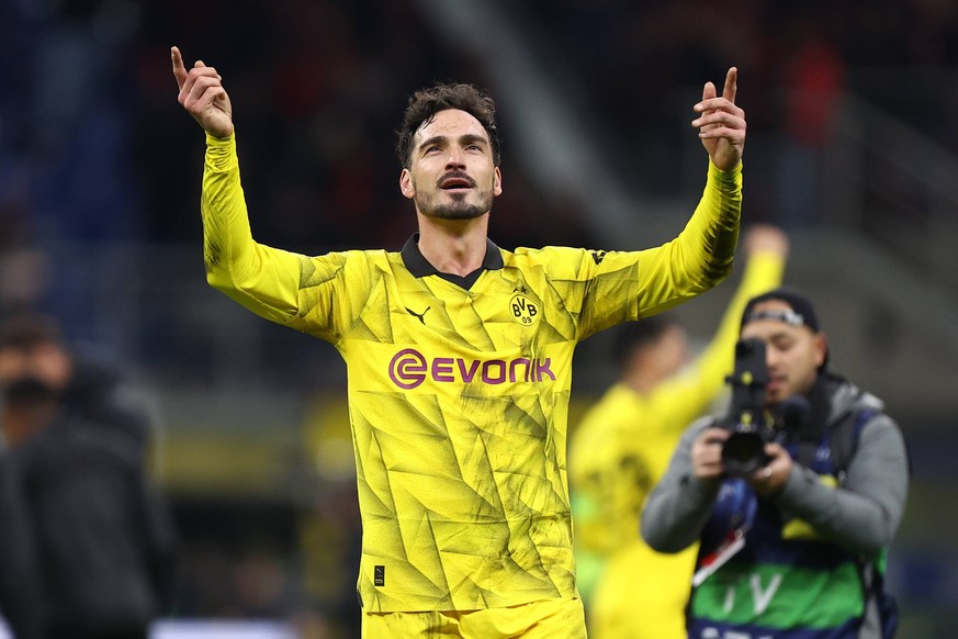 Ac Milan - Borussia Dortmund Mats Hummels of Borussia Dortmund celebrates at the end of the Uefa Champions League Group F match beetween Ac Milan and the Borussia Dortmund at Stadio Giuseppe Meazza on ...