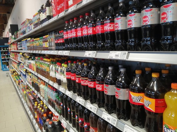 Coca Cola , Fanta , Pepsi . Getranke verkauf in ein REWE Supermarket during the Light Lockdown of the Covid 19 Coronavirus Pandemie in Nurnberg , Bayern , Deutschland . March 11 , 2021.