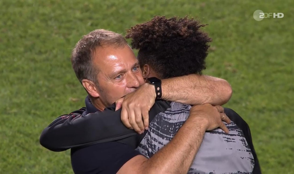 Flick jubelt mit dem Sieg-Torschützen, Kingsley Coman.