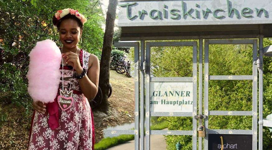 "Lederhosen und Bier sind meine Kultur": Bayerin im Dirndl wehrt sich gegen Anfeindungen