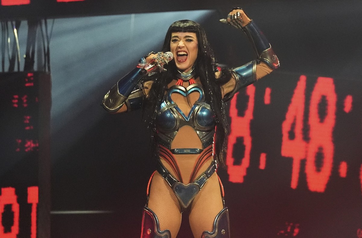 Katy Perry performs as part of the "Lifetimes Tour" on Tuesday, July 15, 2025, at Kia Forum in Inglewood, Calif. (AP Photo/Chris Pizzello)