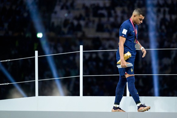 221218 Kylian Mbappe of France looks dejected after the FIFA World Cup, WM, Weltmeisterschaft, Fussball 2022 final between Argentina and France on December 18, 2022 in Doha. Photo: Joel Marklund / BIL ...