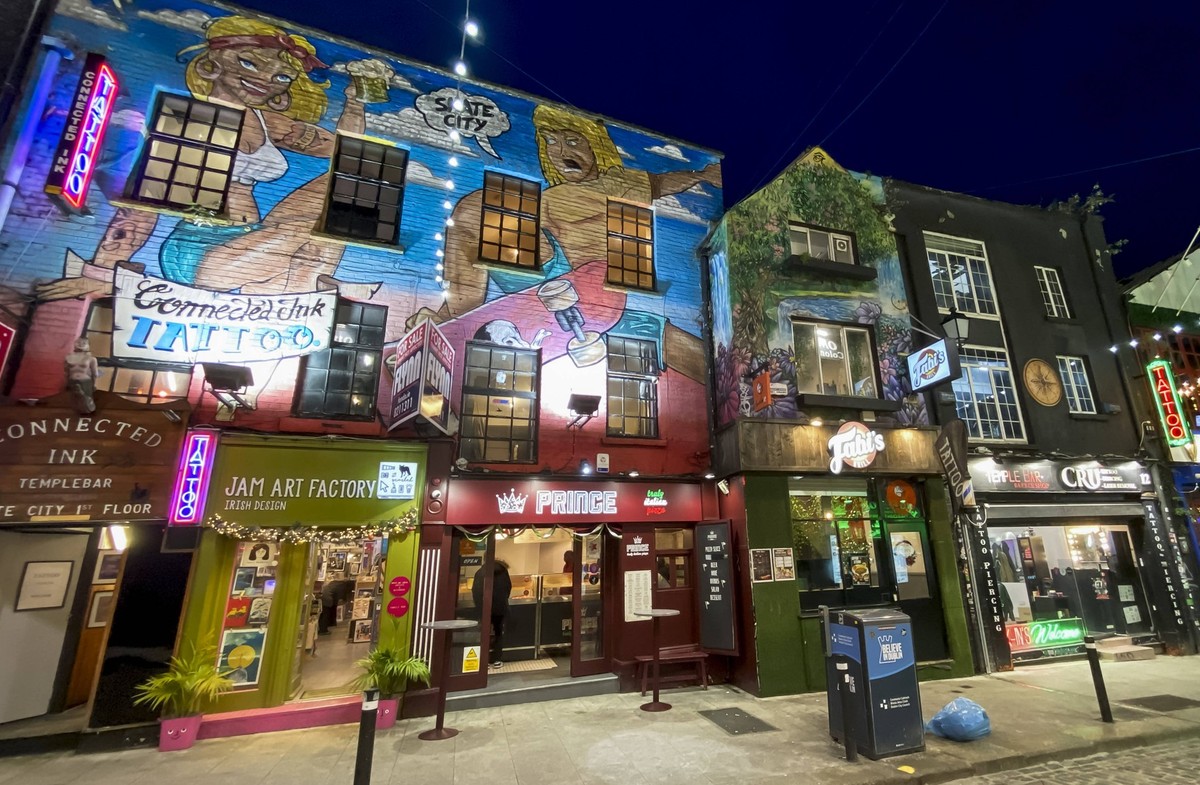 Daily Life In Dublin General view of Temple Bar Area in Dublin, Ireland, on November 2024 Dublin Ireland PUBLICATIONxNOTxINxFRA Copyright: xMairoxCinquettix originalFilename: cinquetti-dailylif241120_ ...