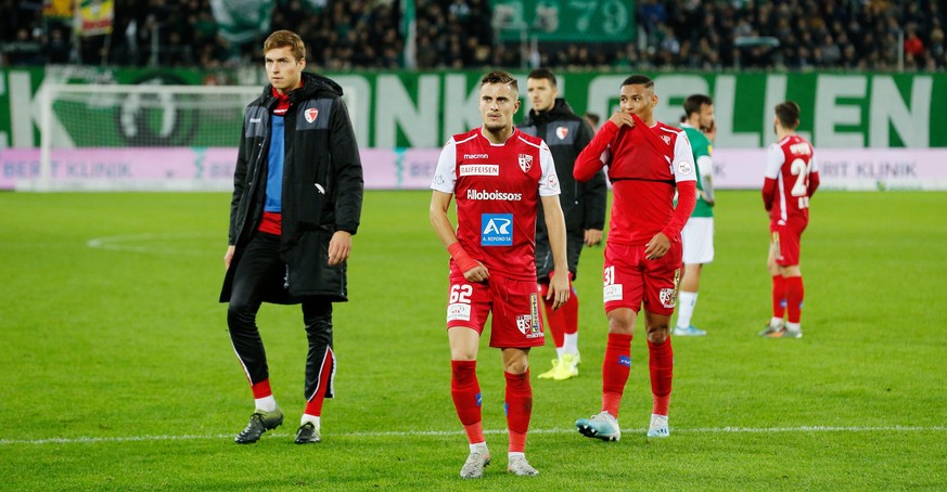 02.11.2019 Kybunpark St.Gallen , SCHWEIZ , Saison 2019/2020 Herren Fussball Super League FC St.Gallen - FC Sion Roberts Uldrikis , Quentin Maceiras und Patrick Luan FC Sion *** 02 11 2019 Kybunpark St ...