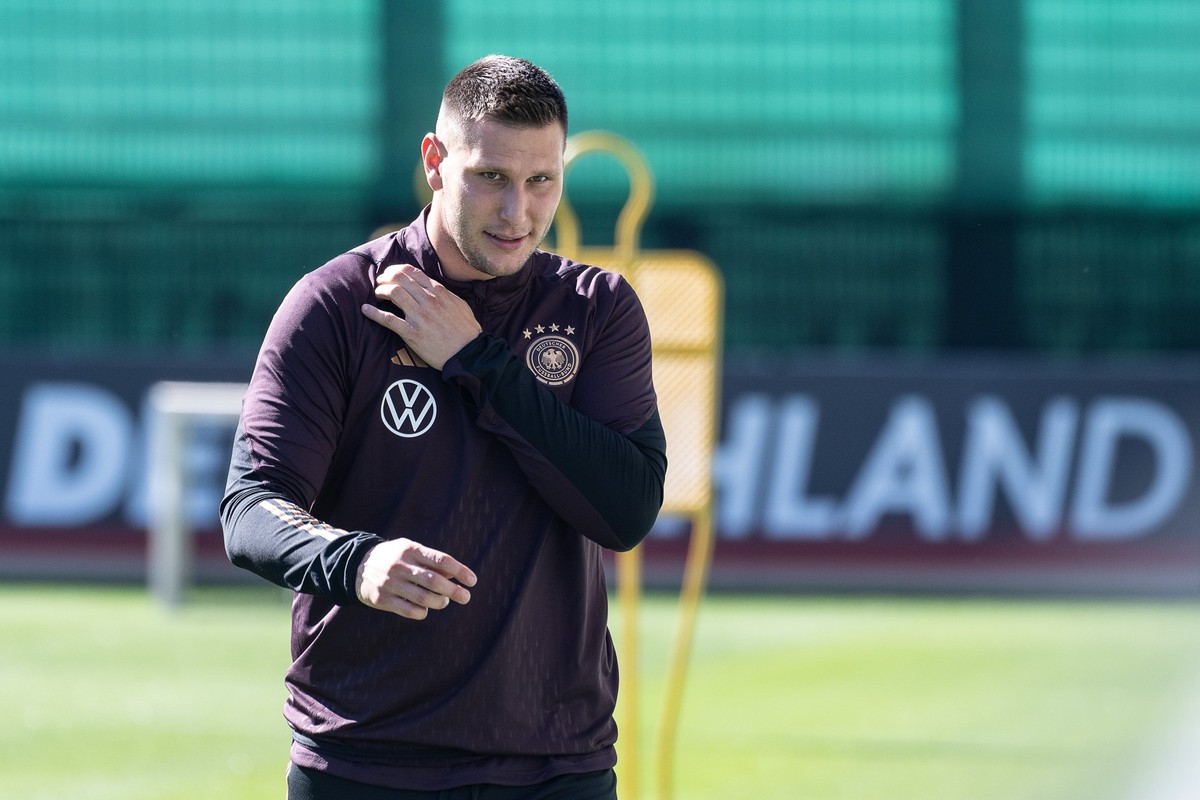 05.09.2023, Niedersachsen, Wolfsburg: Fußball, Nationalmannschaft, vor den Länderspielen gegen Japan und Frankreich. Nationalspieler Niklas Süle steht auf dem Trainingsplatz. Die Nationalelf trifft am ...
